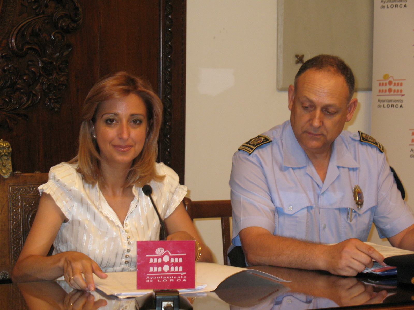 La edil de Seguridad felicita a la Polica Local por desmantelar un nuevo punto de copia y venta de dvds y cds  e incautar casi un millar de discos piratas.